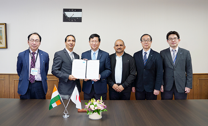 "Commemorative photo at the signing ceremony (from left, Dr. Nakayama, Director of International Collaborations and Public Relations Division, Prof. Kumar, Dr. Hono, Prof. Srivastava, Dr. Hanagata, Executive Vice President of NIMS, Dr. Miyashita, Office Chief, Corporate Planning Office)" Image