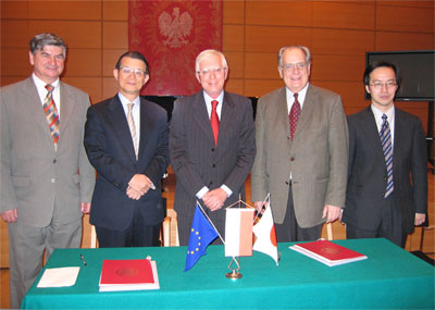 "The signing ceremony was held at the Embassy of the Republic of Poland in Tokyo. From left to right, Prof. Wolanski, Deputy Rector of WUT, Prof. Kishi, President of NIMS, Dr. Rybicki, Ambassador of Poland in Japan, Prof. Mankowski, Rector of WUT, Mr. Sato, Director of Office for Material Research and Development, MEXT." Image