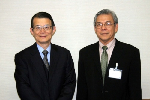 "From right : Dr. Sakarindr Bhumiratana(NSTDA President) and Prof. Kishi(NIMS President)" Image