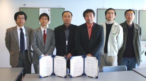 "From the left, Dr. Hirano (Group Leader, FCMC-NIMS), Dr. Demura (Senior Researcher, NIMS), Prof. Lin (Deputy Director, SKLAMM-USTB), Dr. Nishimura (Managing Director, FCMC-NIMS), Dr. XU (Senior Researcher, NIMS), Mr. Wang (Ph. D. Student, USTB)" Image