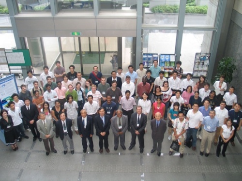 "Summer School lecturers and participants." Image