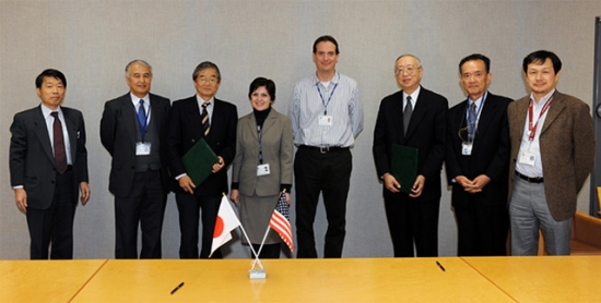 "Group photo with researchers from Northwestern University (Center 2 and extreme right)" Image