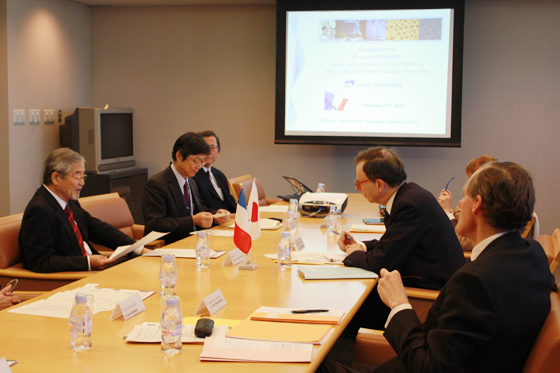 "Discussion with President Ushioda and NIMS Executives" Image