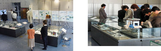 「展示スペース全景 (写真左) 、4月17日一般公開の様子 (写真右)」の画像