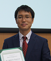 野村　晃敬　氏