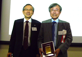 (right) Prof. Kohei Uosaki, Director-General of GREEN