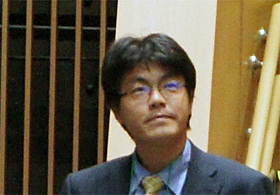 入山教授