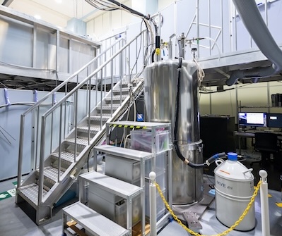 500MHz固体高分解能NMRシステム