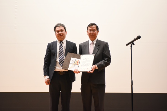 Dr. Xin Tang, ICYS Researcher, received The NIMS President Award (Development Award)