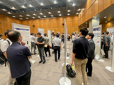 Scene from the poster session1
