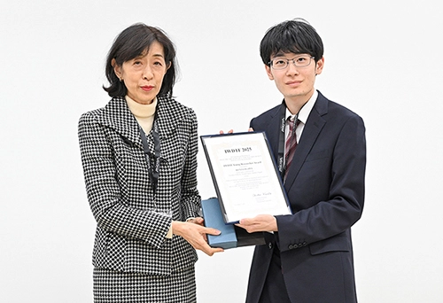 小川さん受賞の様子