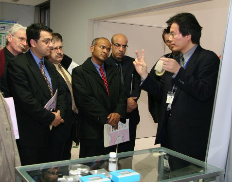 "A delegation of nanotech-related French companies visits NIMS to inspect nanotechnology R&D activities." Image