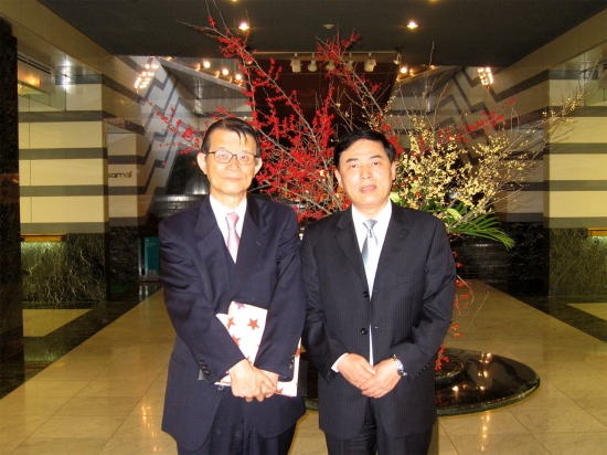 "Left: Prof. Teruo Kishi(President of NIMS). Prof. Chen Jun(President of Nanjing University)." Image