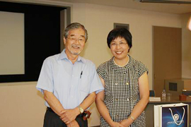 "Left: President Prof. Ushioda  Right: Director Prof. Cui Ping" Image