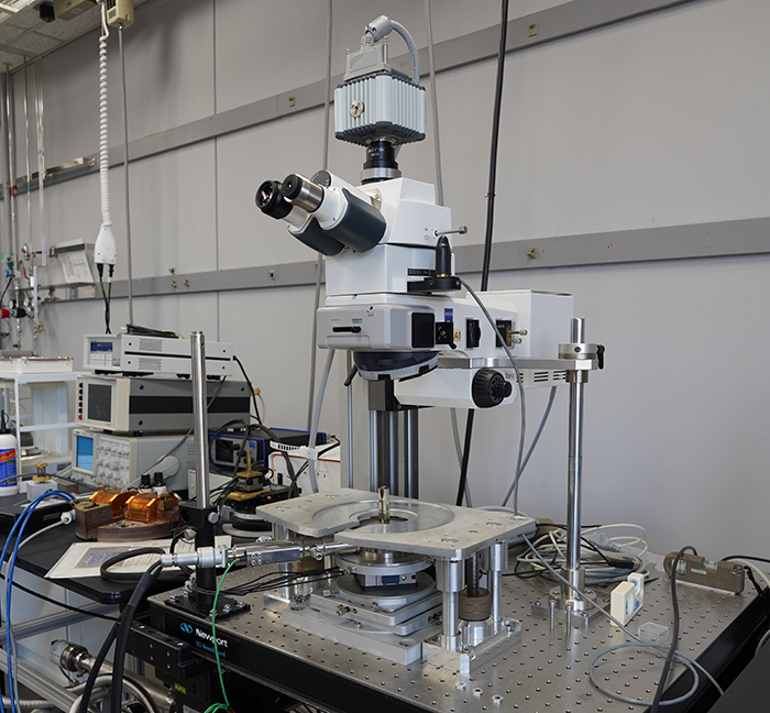 Kerr Microscope instrument