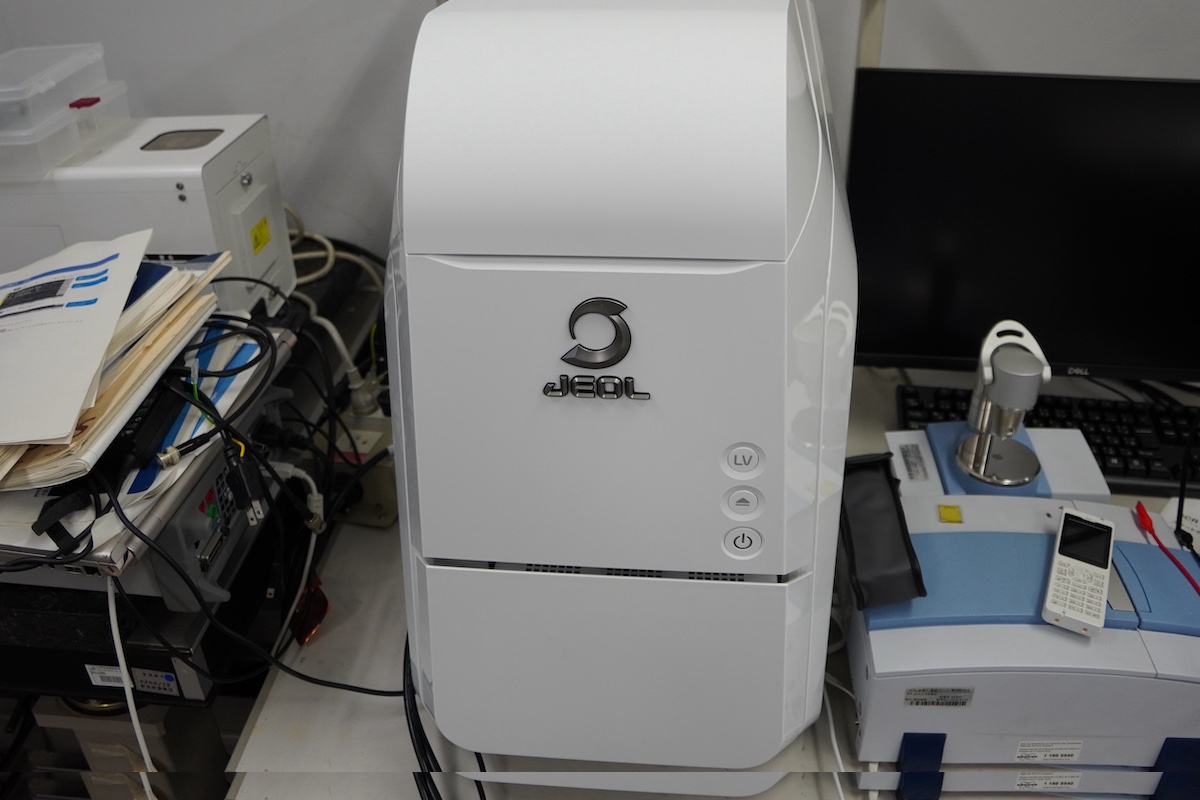 Desktop Scanning Electron Microscope