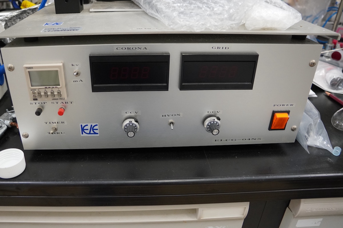 High Electric Field Corona Discharge Device