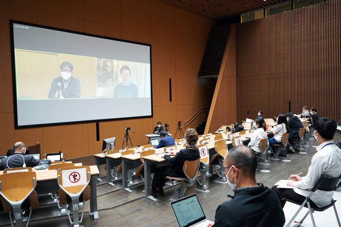 Symposium lecture photos