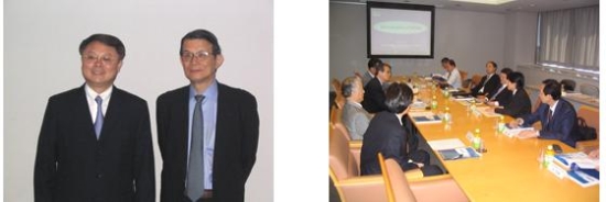 「左写真 : Dr. Jiang Mianheng (左) と岸理事長　右写真 : 岸理事長、野田、北川両理事らと懇談」の画像