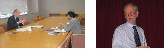 「左写真 : 西村センター長 (写真右側、NIMS燃料電池材料センター) と意見交換をする、Peter H.L. Notten教授」の画像