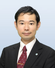 坂牛健主任研究員の顔写真