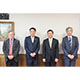 左から、NIMS魚崎フェロー、ソフトバンク株式会社 宮川社長、NIMS宝野理事長、NIMS佐々木理事