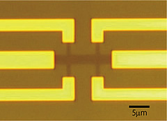 Contact electrodes on graphene