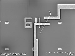 Contact electrodes on single nanowire