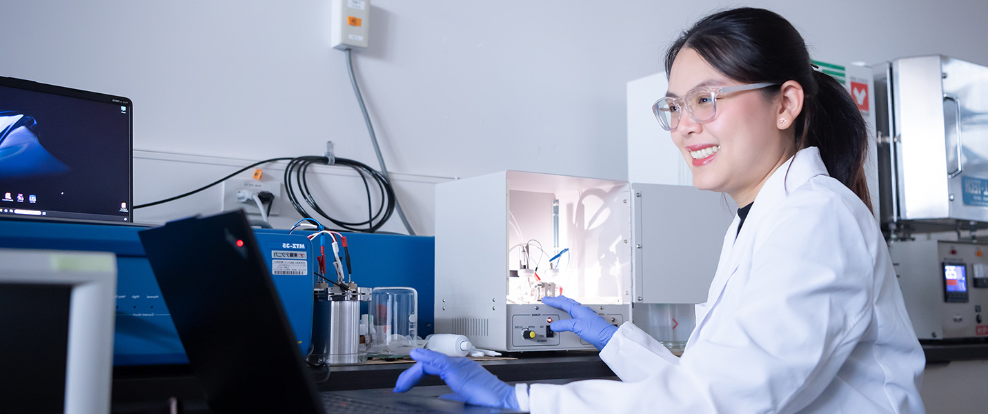 photo of ICYS-RF conducting an experiment