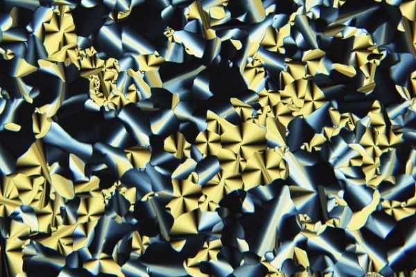 カラム構造の液晶の写真